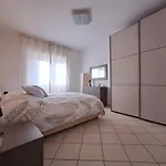 Miraroma Apartment